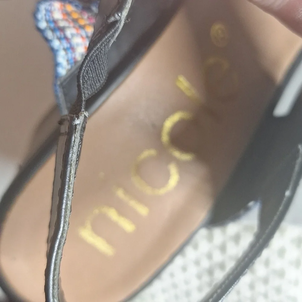 NICOLE WEDGE SANDLES SIZE 8M